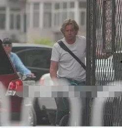 韦唯家庭背景,从军人家庭走出的音乐传奇